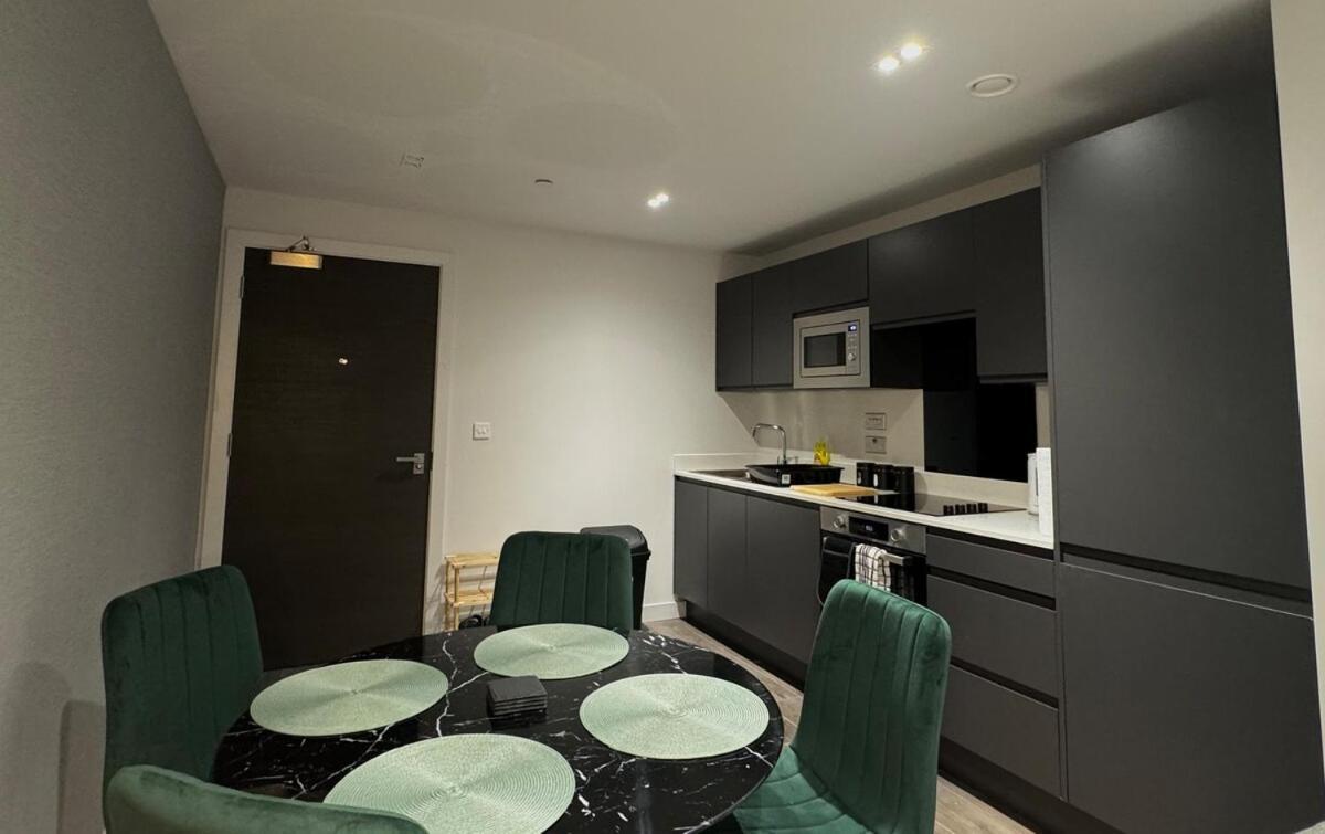 Modern 2-Bedroom Apartment In Heart Of ליברפול מראה חיצוני תמונה
